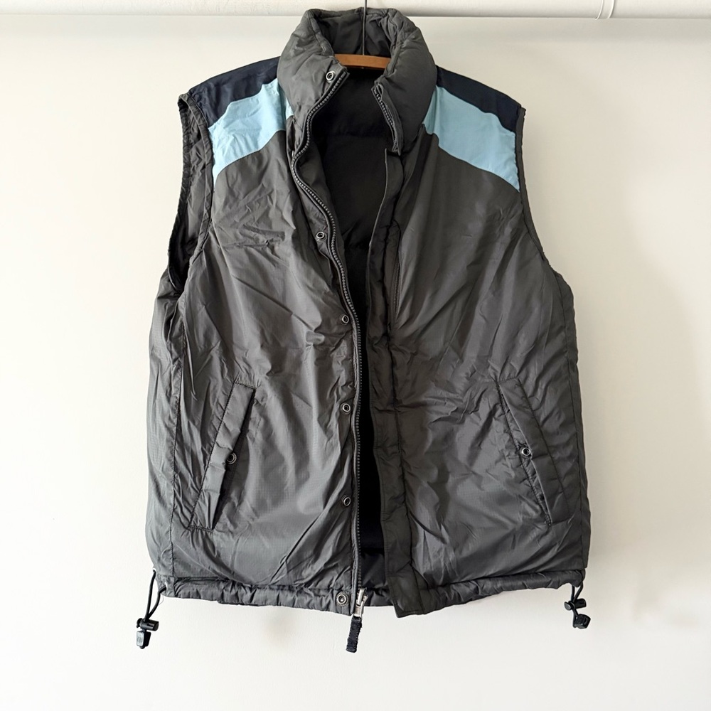 Y2K Men's Black and Blue Reversible Puffer Vest M